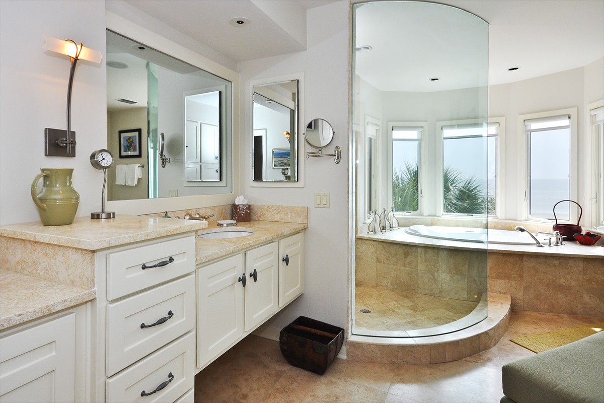 14 - Master Bath_0095